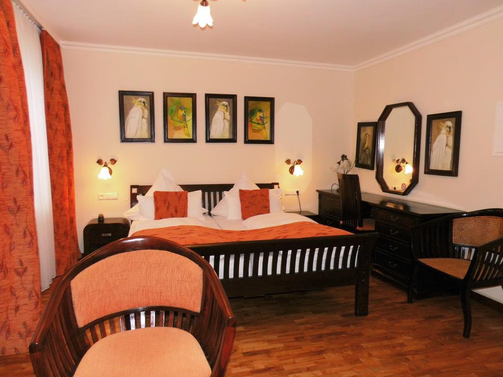 Aparthotel Guzulka & Restaurant Berlino Esterno foto