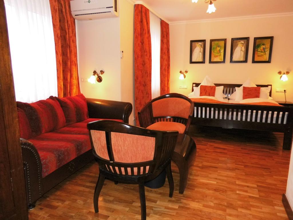 Aparthotel Guzulka & Restaurant Berlino Esterno foto