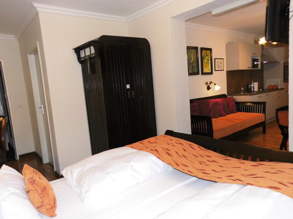 Aparthotel Guzulka & Restaurant Berlino Esterno foto