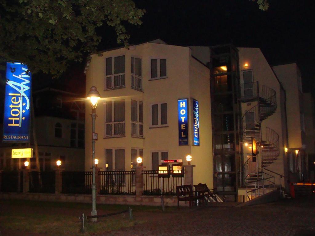 Aparthotel Guzulka & Restaurant Berlino Esterno foto